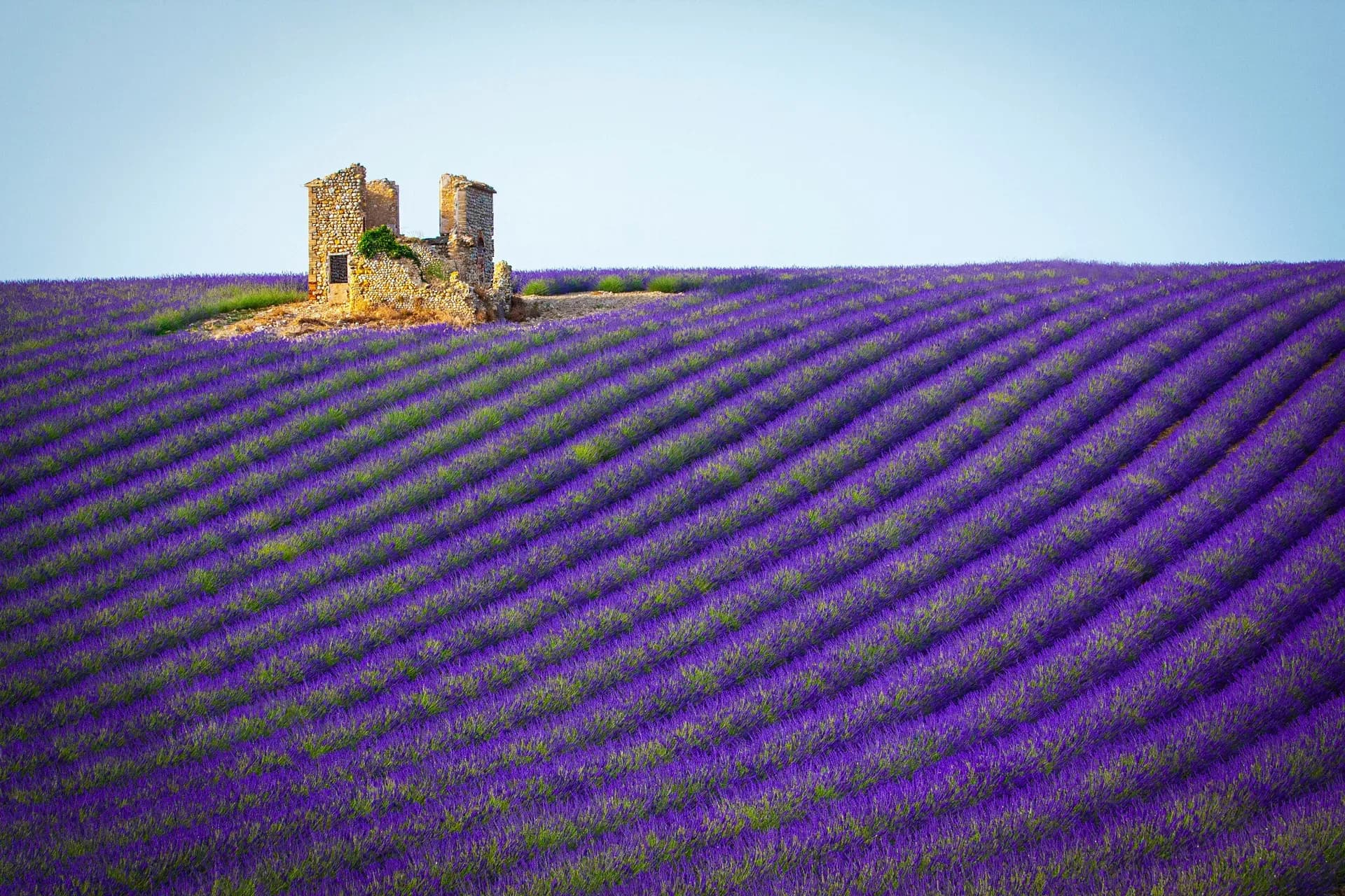 Vue de Peyrolles-en-Provence