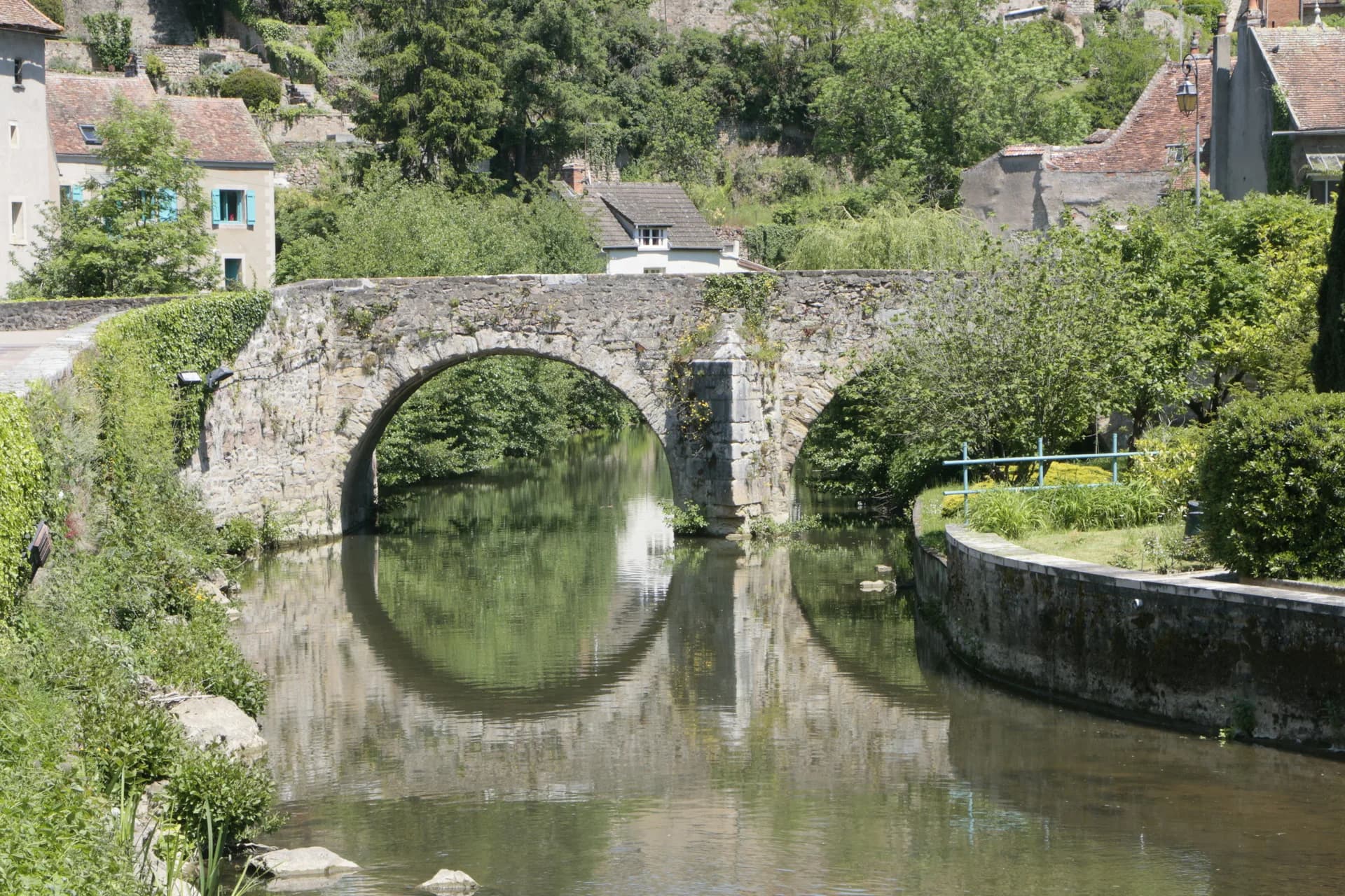 Vue de Pont-Sainte-Marie